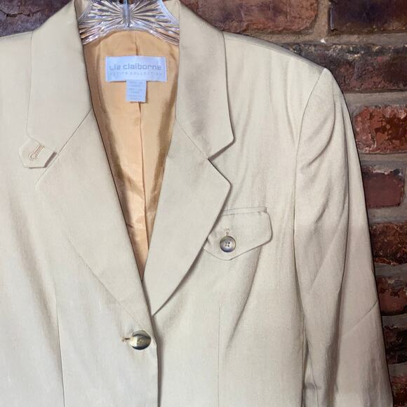 Liz Claiborne Beige Silk Blend Button Down Blazer Jacket Women's Size 2P Petite - Picture 2 of 6